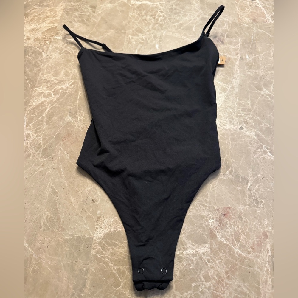 SKIMS FITS EVERYBODY CAMI BODYSUIT - Picture 6 of 16